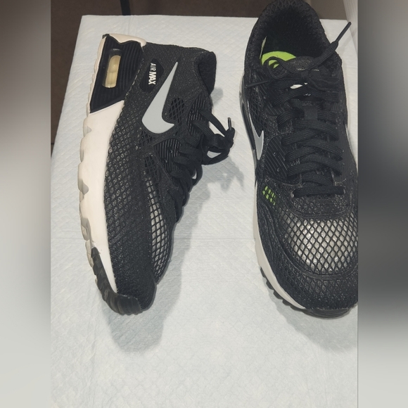 Nike Other - Nike Air Max 90